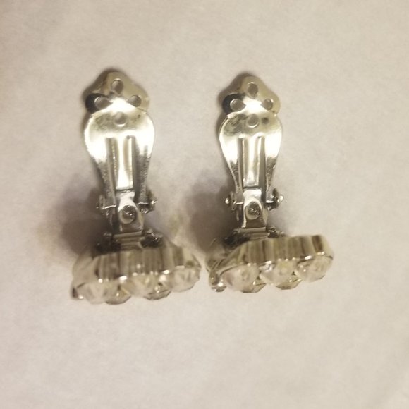 stunning Kramer faux diamond clip earrings - Picture 8 of 10